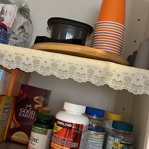 Lot of 10 Peel & Stick Lace Edging White Floral Shelves Decor NEW!! - Picture 7 of 10